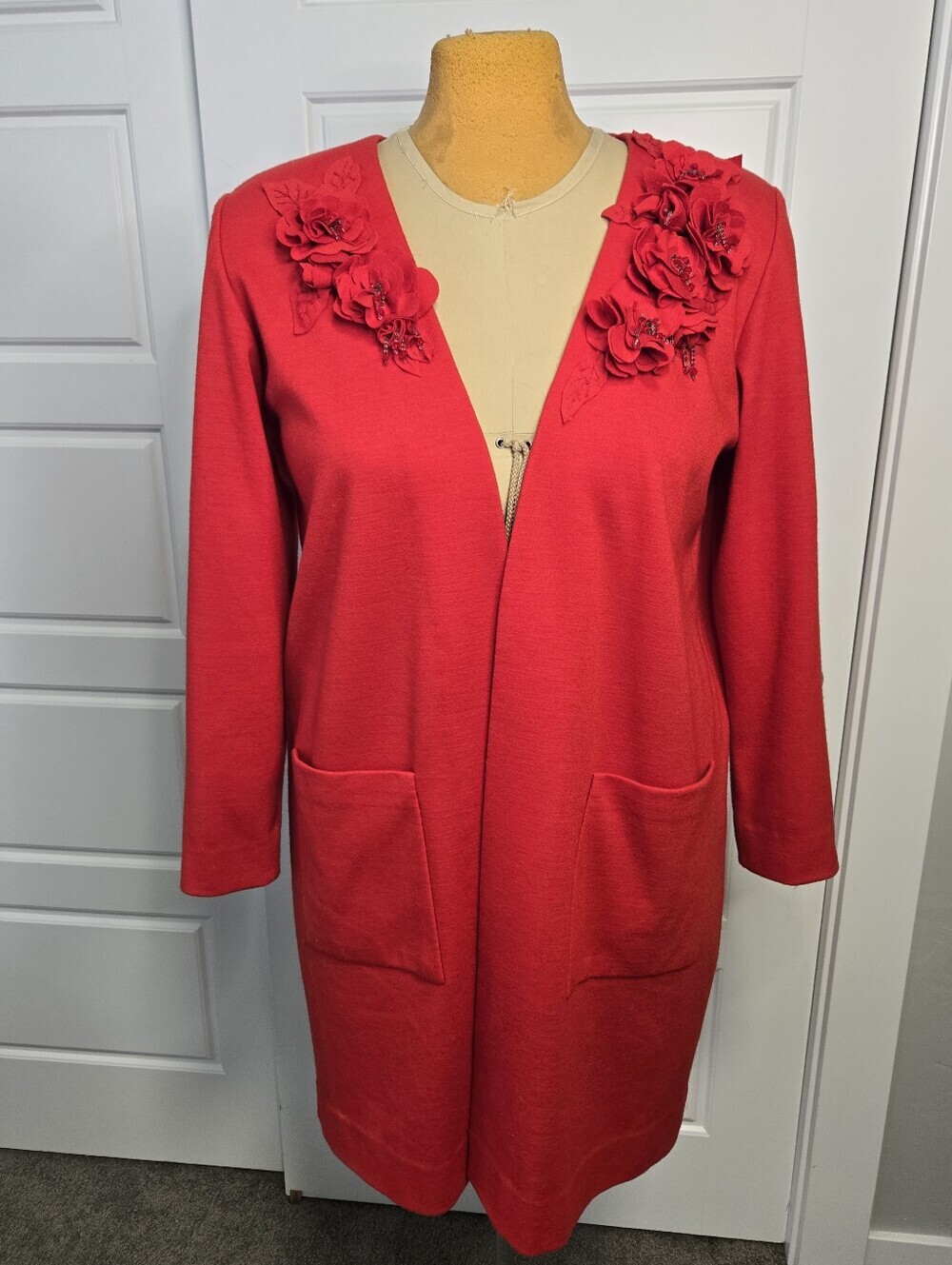 HANDMADE RED OPEN FRONT LONG LENGTH JACKET FLORAL ACCENT WOMEN 14 - 16 LARGE
